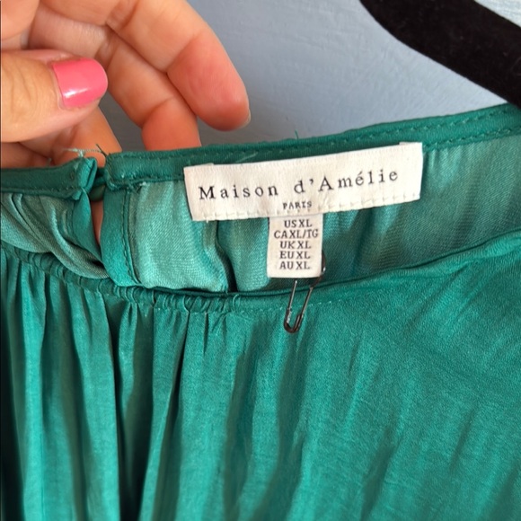 Green Puff Sleeve Relaxed Blouse - Picture 2 of 4